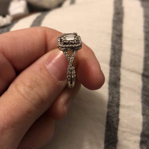 Engagement  Ring - Picture 5 of 8